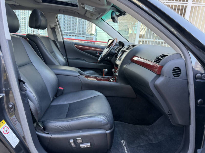 2007 Lexus LS 460