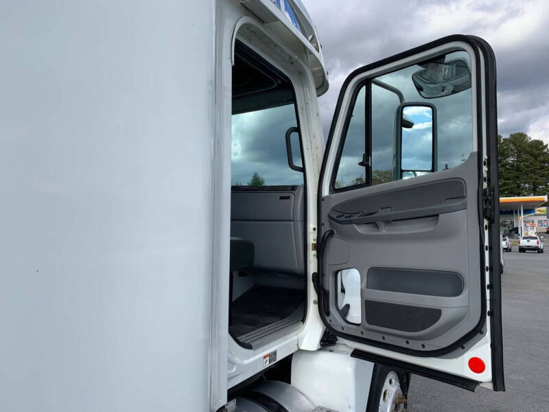 2010 Freightliner Columbia 120