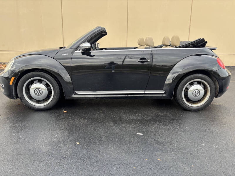 2013 Volkswagen Beetle Convertible 2.5L 50s Edition