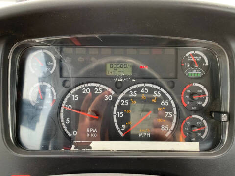 2015 Freightliner M2 106