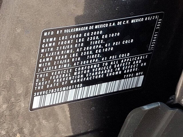 2025 Volkswagen Taos SE 4Motion