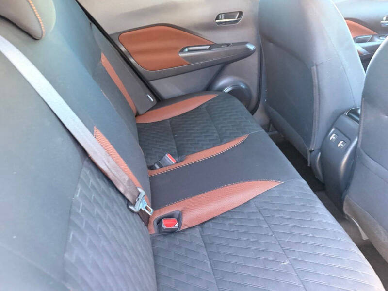 2024 Nissan Kicks SR