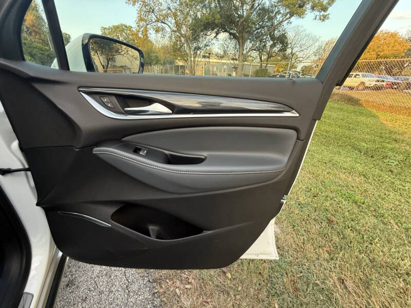 2022 Buick Enclave Essence