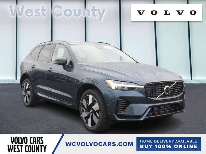 2025 Volvo XC60 T8 Plus Dark Theme