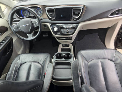 2017 Chrysler Pacifica Touring Plus