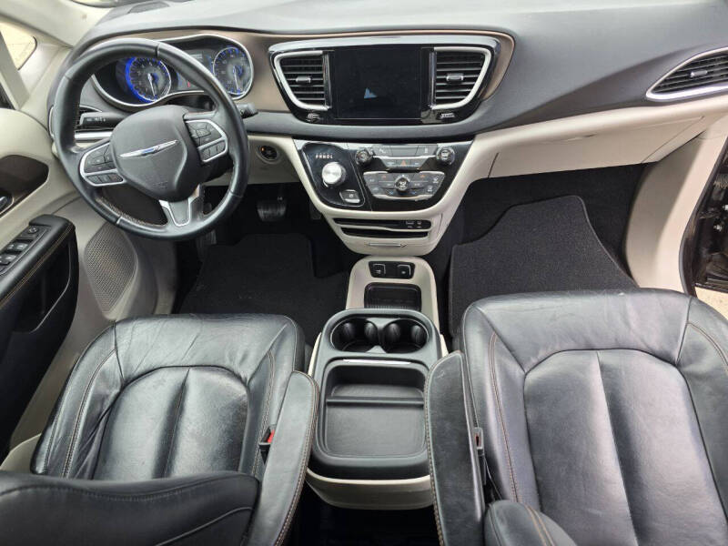 2017 Chrysler Pacifica Touring Plus
