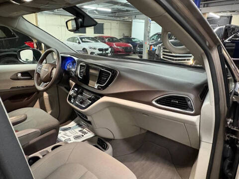 2017 Chrysler Pacifica Touring