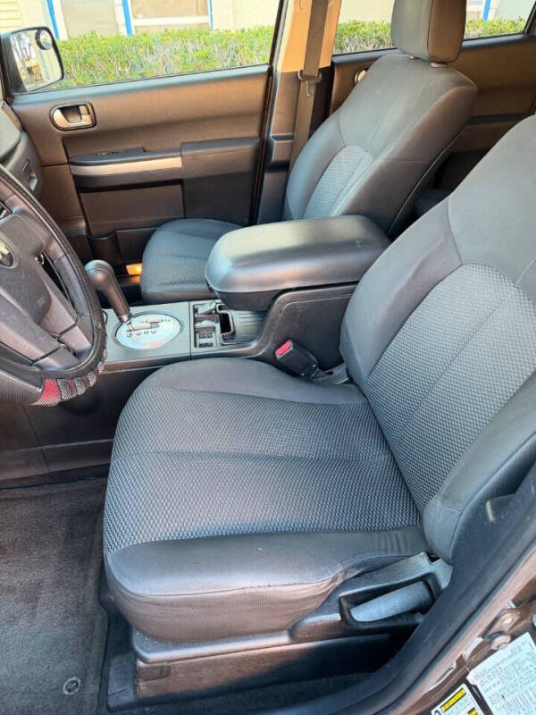 2011 Mitsubishi Endeavor LS