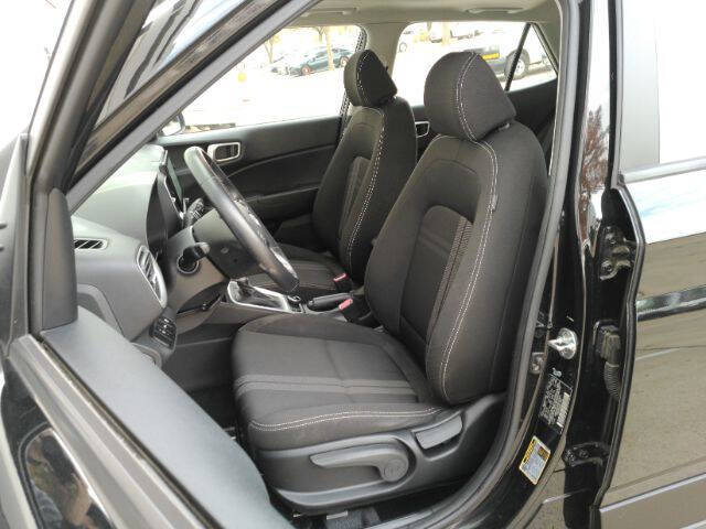 2022 Hyundai Venue SEL