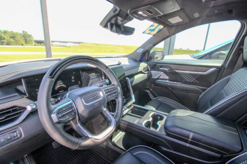 2025 GMC Acadia Denali