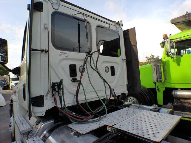 2016 Freightliner Cascadia