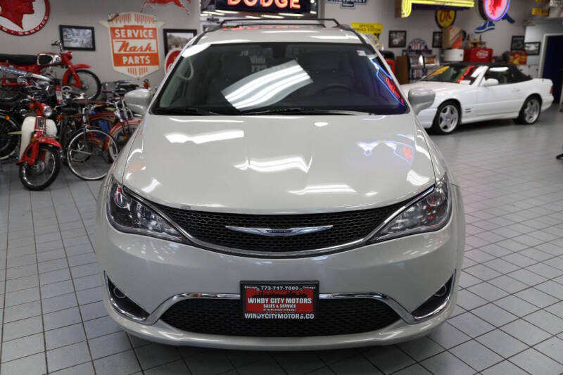 2017 Chrysler Pacifica Touring-L