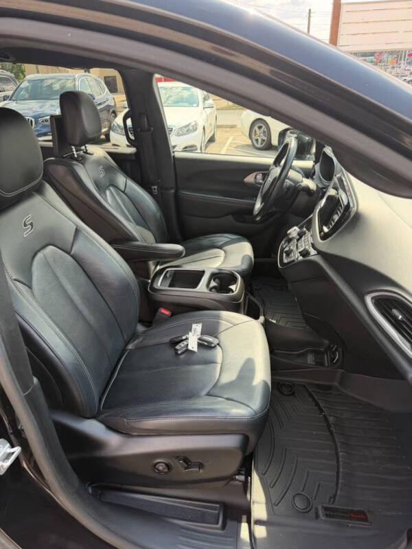 2020 Chrysler Pacifica Touring L Plus