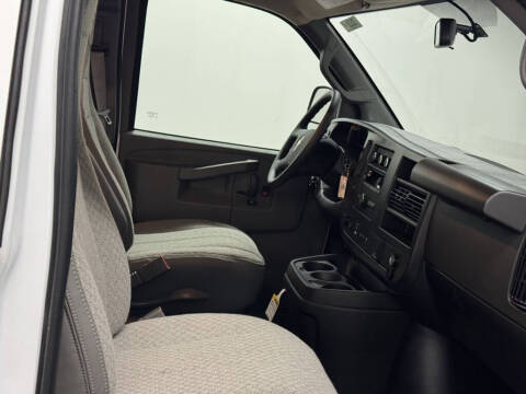 2025 Chevrolet Express 2500