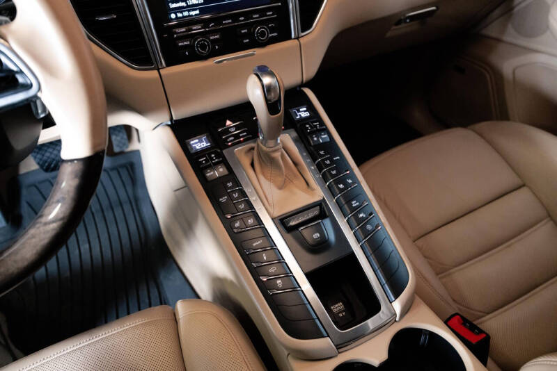 2015 Porsche Macan S