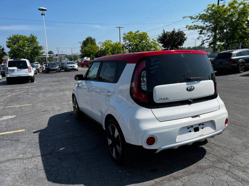 2017 Kia Soul +