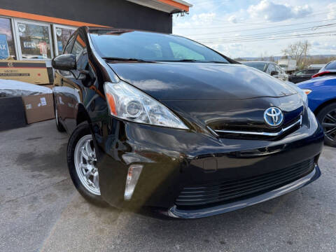 2012 Toyota Prius v Five