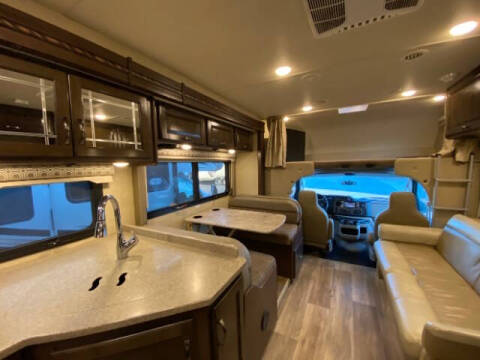 2017 Ford E-Series E-450 SD