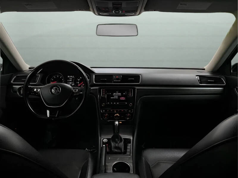 2018 Volkswagen Passat 2.0T SE