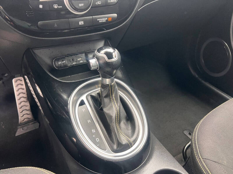 2015 Kia Soul +
