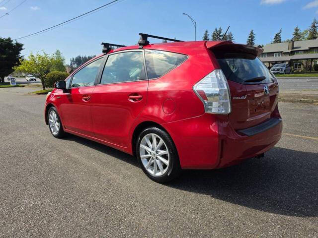 2012 Toyota Prius v Five