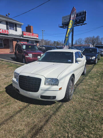 2005 Chrysler 300 for sale at CLEAN CUT AUTOS in New Castle DE