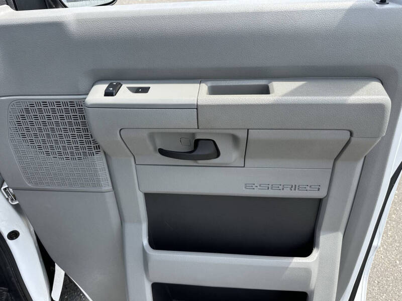 2014 Ford E-Series E-350 SD XLT