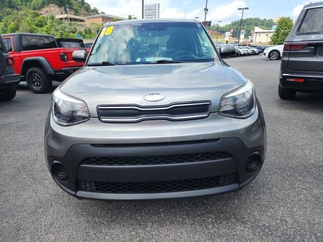 Used 2018 Kia Soul Base with VIN KNDJN2A29J7525181 for sale in Hazard, KY