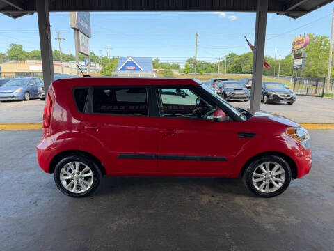 2013 Kia Soul +