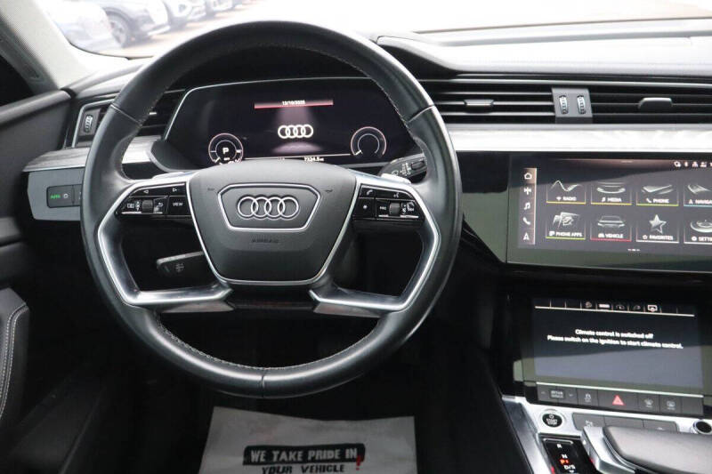 2021 Audi e-tron quattro Premium