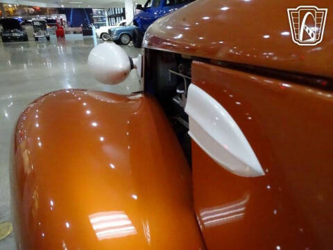 1937 Plymouth P4