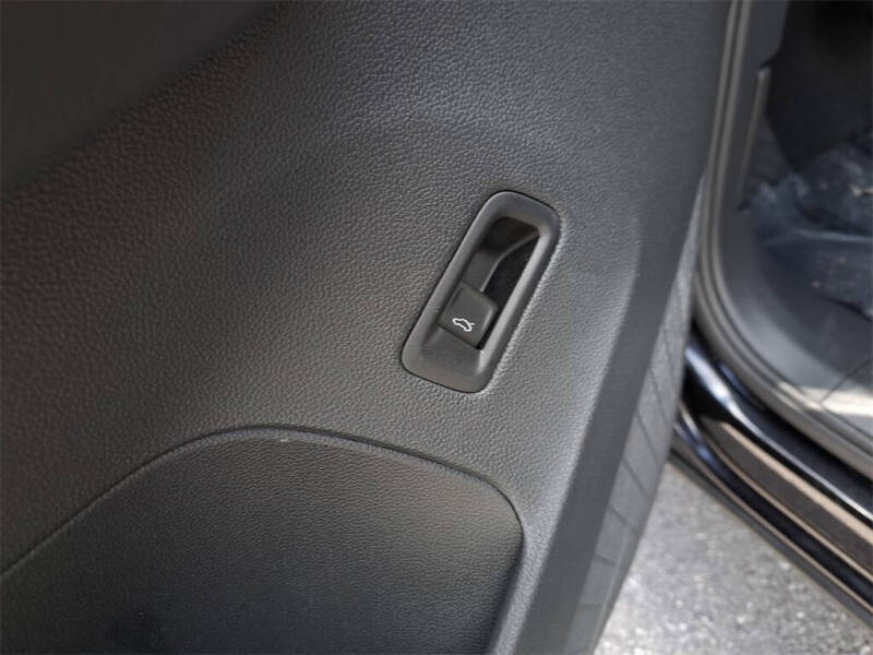 2025 Volkswagen Atlas Cross Sport SEL 4Motion