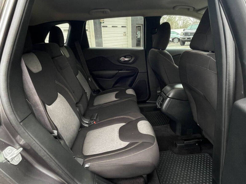 2016 Jeep Cherokee Sport Altitude