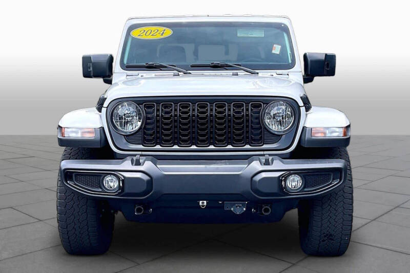 2024 Jeep Gladiator NightHawk