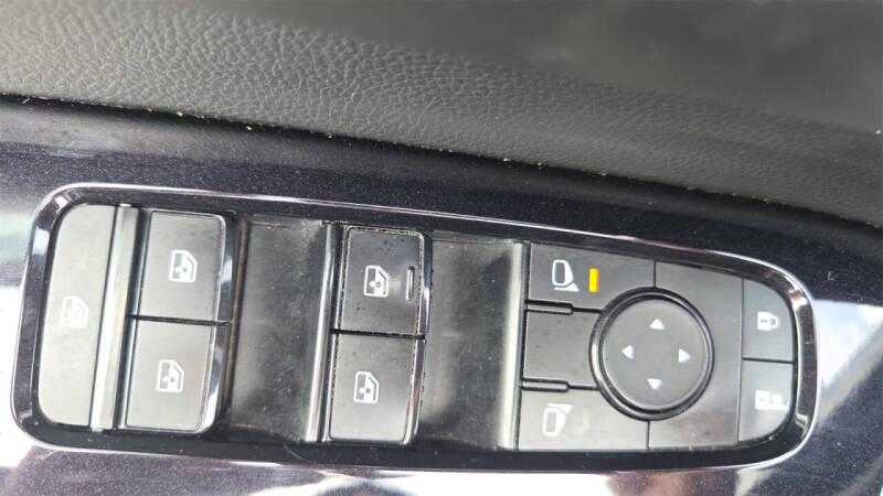 2022 Nissan Pathfinder S