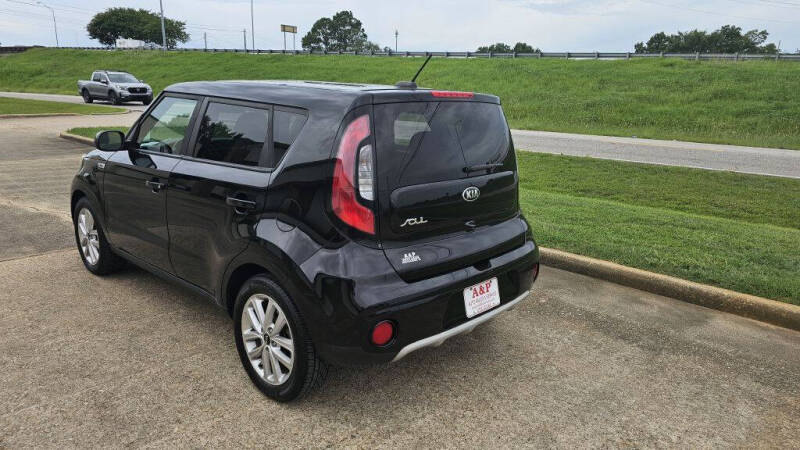 2019 Kia Soul + photo 6