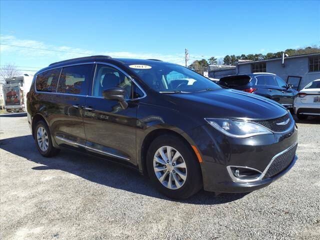 2017 Chrysler Pacifica for sale at Auto Mart in Kannapolis NC