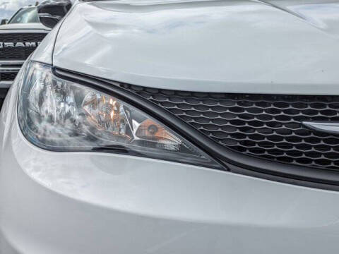 2026 Chrysler Voyager LX