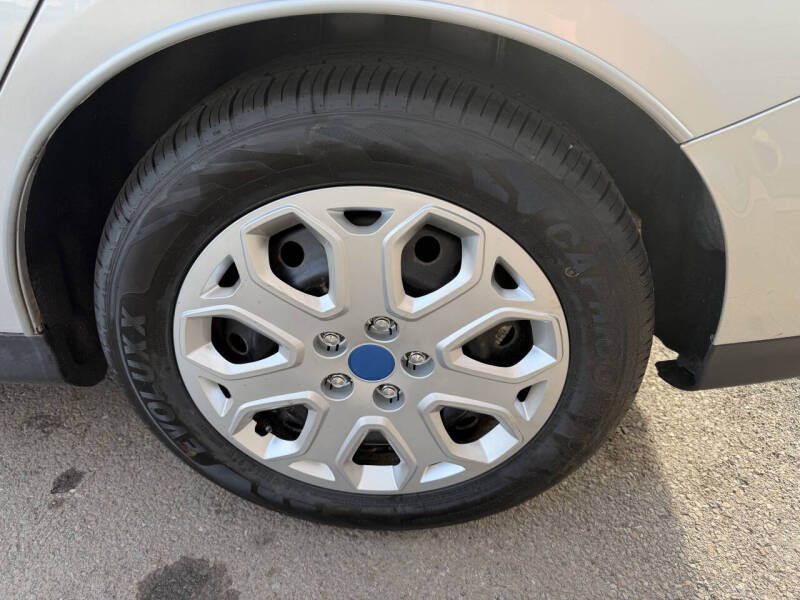 2012 Ford Focus SE - Photo 16