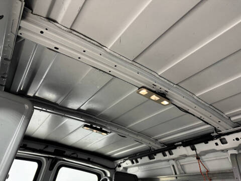 2017 GMC Savana 2500