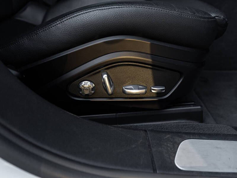 2017 Porsche Panamera 4