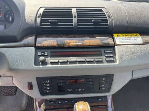 2002 BMW X5 3.0i