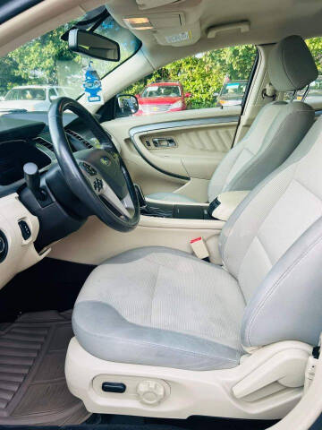 2013 Ford Taurus SEL