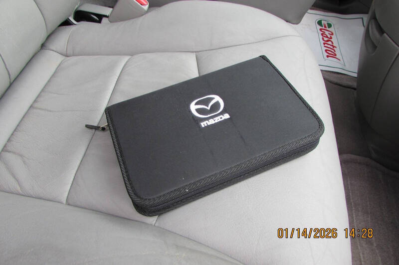 2003 Mazda MPV ES