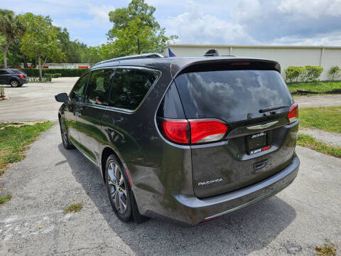 2017 Chrysler Pacifica Limited