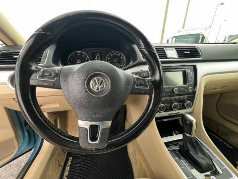 2012 Volkswagen Passat SE PZEV