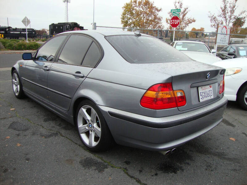 2004 BMW 3 Series 325i