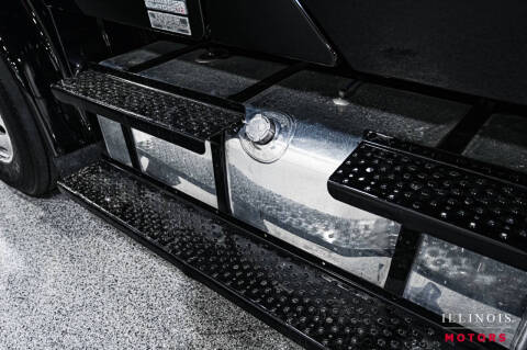 2005 Freightliner M2 106