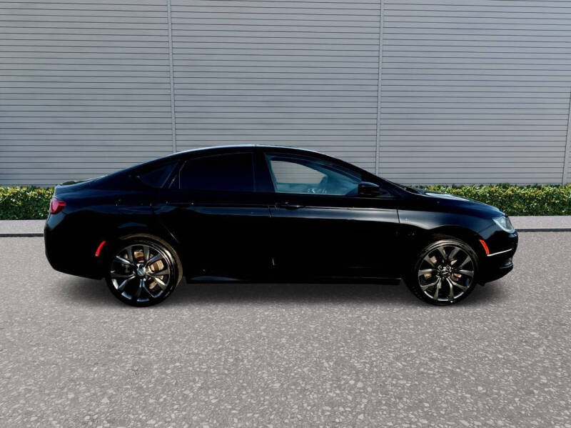 2016 Chrysler 200 S