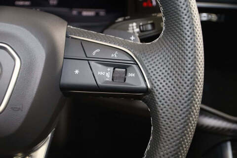 2024 Audi SQ8 4.0T quattro Premium Plus